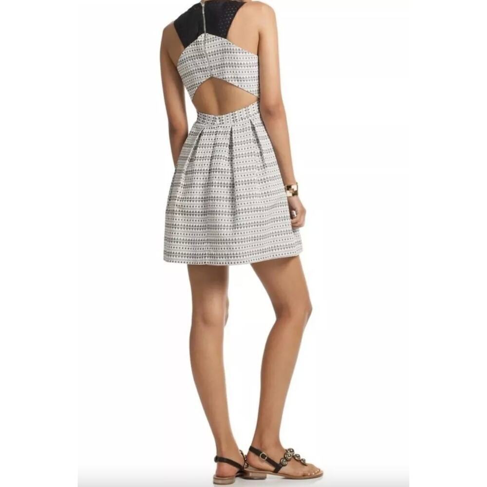 Nwt Trina Turk White & Navy Cut Out Eyelet Back Fit & Flare Dress Size 10